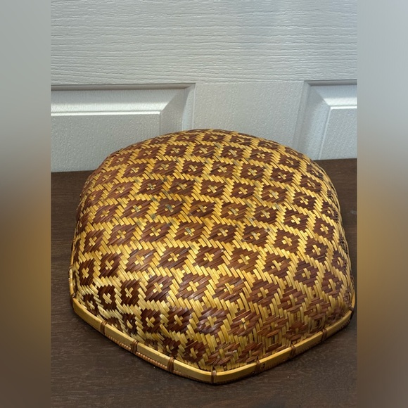 Vintage Hexagon Shaped Bamboo Fruits and Vegetables Catch-All Basket - Picture 7 of 14